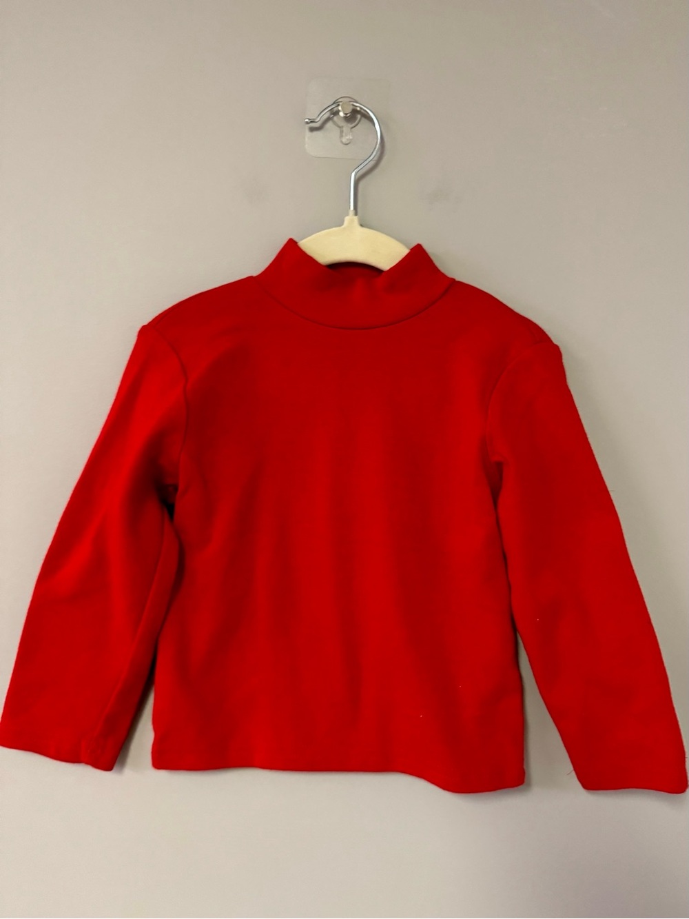 UNISEX — Red Turtleneck Long-Sleeve Top